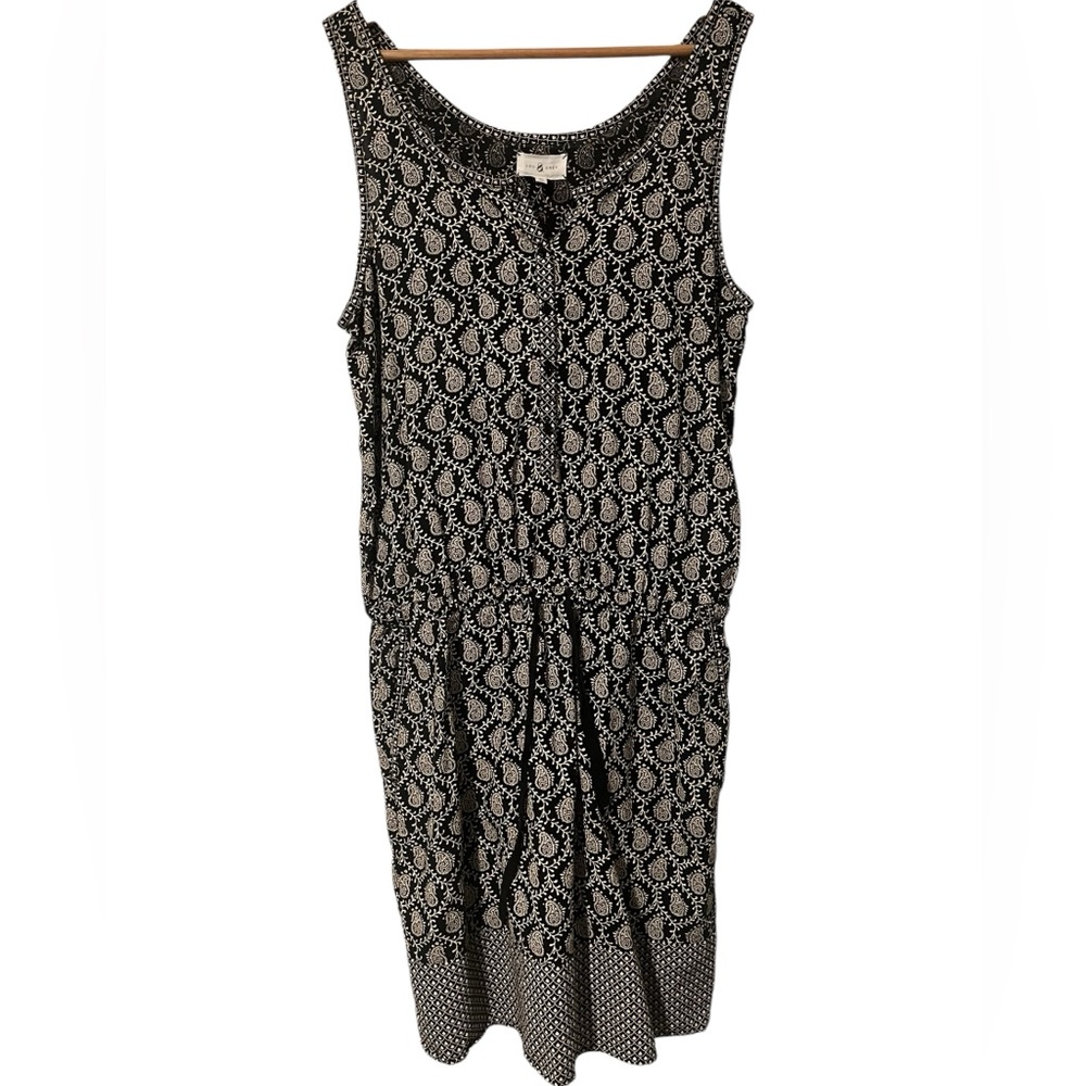 Lou & Grey dress. Black and white design pattern. Size M.